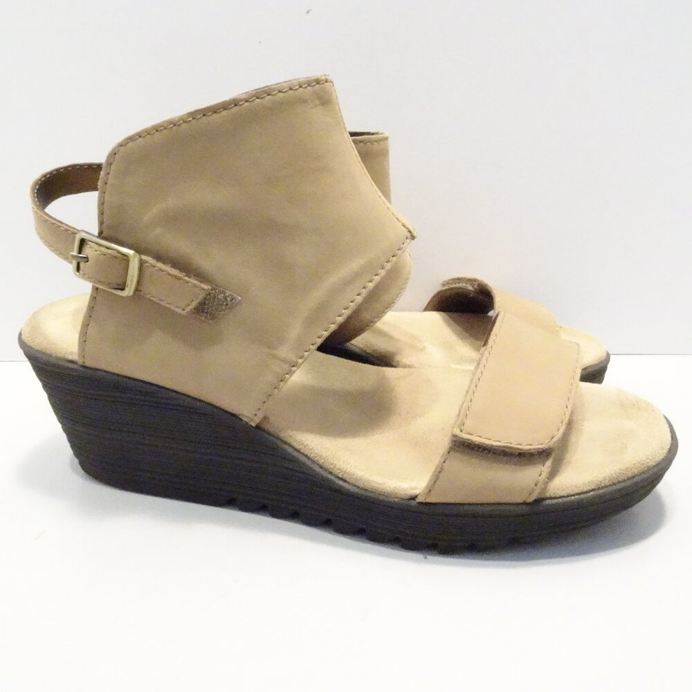 Aerosoles In the Bog Tan Leather Wedge Sandals Ankle Wrap Size 5M